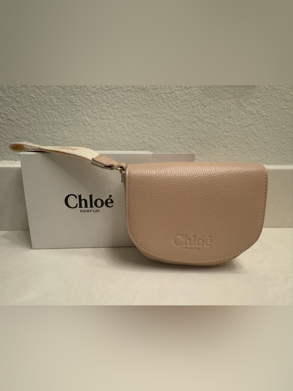 Chloé Parfum Mini Cosmetic Pouch Beige Wristlet Bag Gift w/ Box New